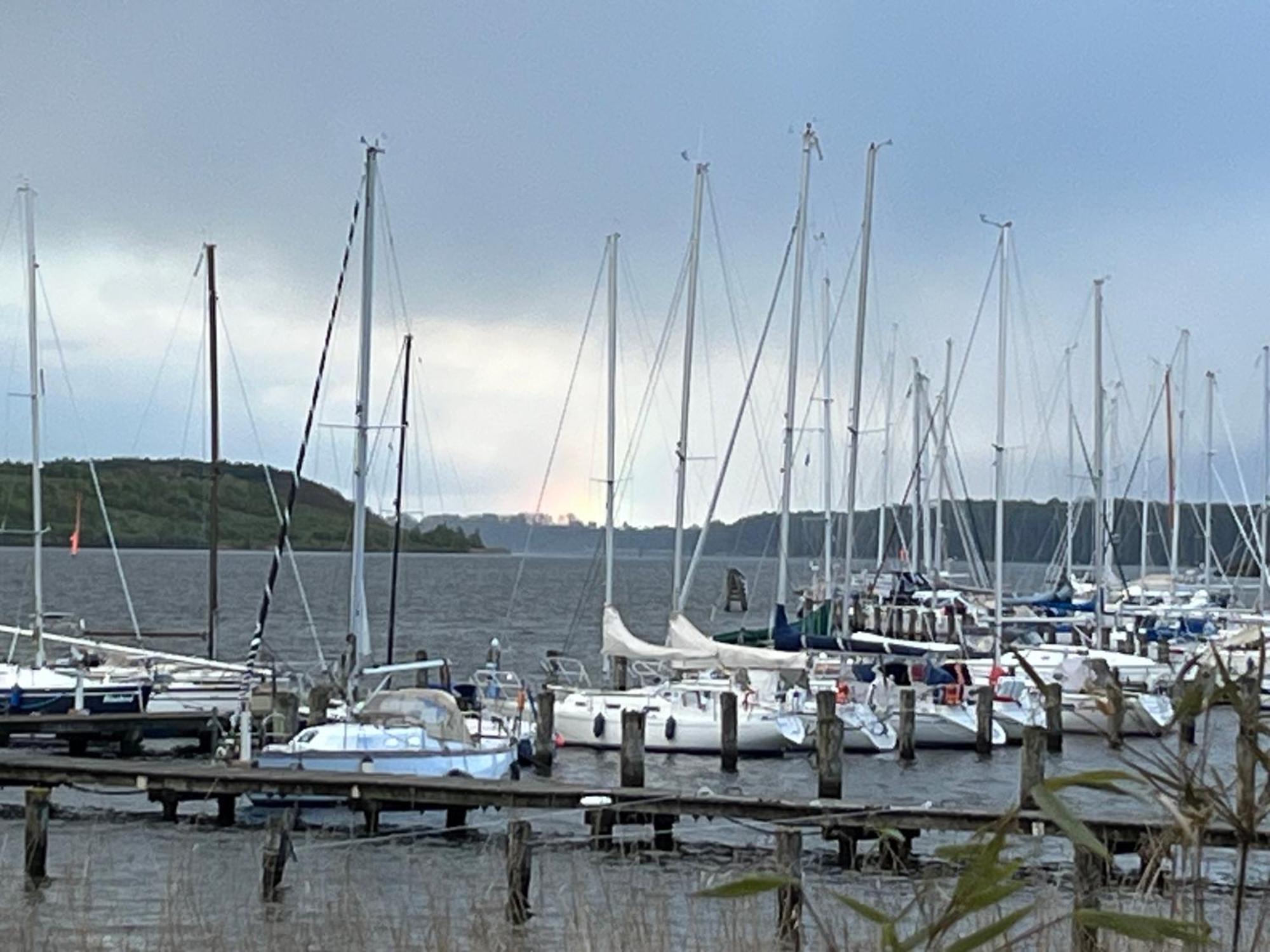Wohnen Am Seglerhafen Mit Traveblick Im Kontorhaus Viele Extras Apartment ลูเบค ภายนอก รูปภาพ